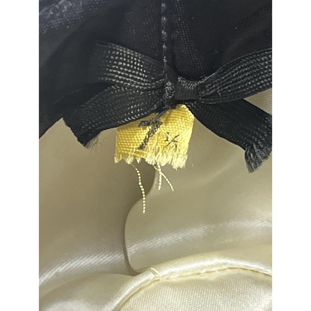 Pendleton Tan Checkered Hat With Yellow Feather - image 8